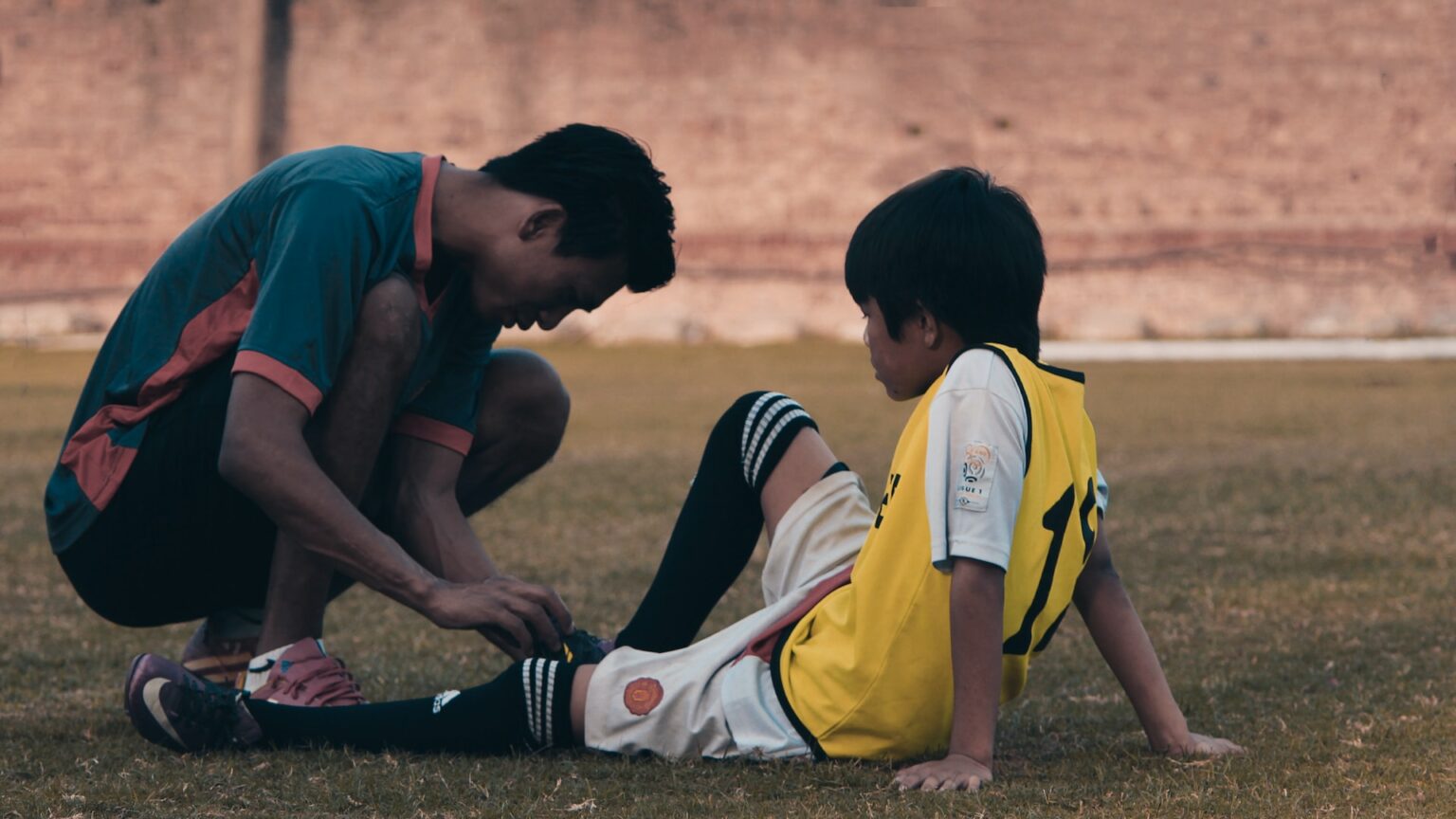 Joga bola? Veja as lesões mais comuns no futebol amador e como